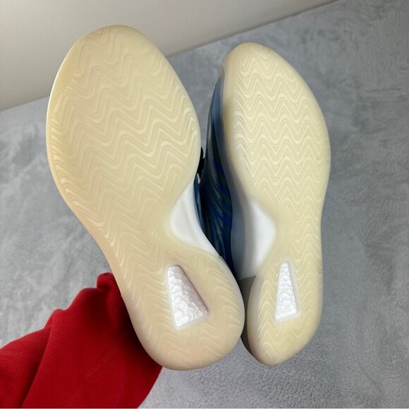 Adidas Yeezy NWOB Boost Quantum QNTM Frozen Blue GZ8872 Size 10.5 US Kanye West - Picture 4 of 13